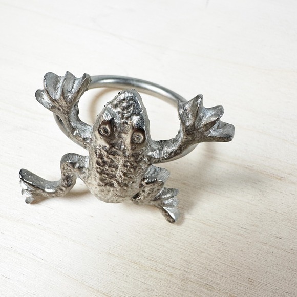 Set of 12 Metal Frog Napkin Rings - Antique Silver NEW World Market NWT Picnic - Picture 6 of 6